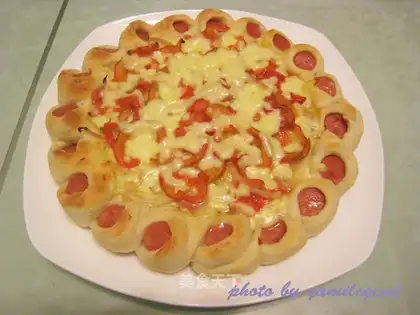 Ham shrimp pizza