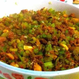 Yellow spicy celery