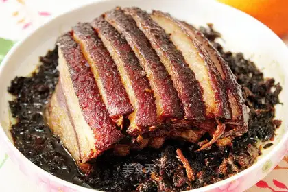 The homemade plum sauce