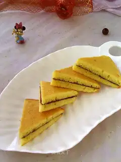 A jam sandwich cake