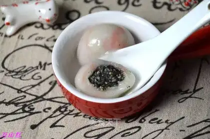Almond sesame soup