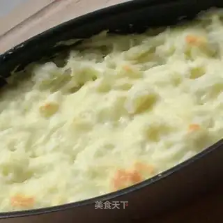 Simple salmon pie