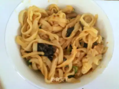Cheese and bouquet noodles