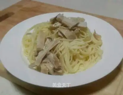 Cheese and mushroom pasta