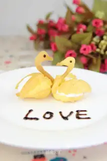 Swan puff