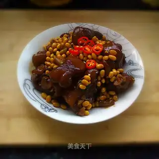 Hot pig hoof