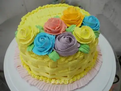 Five colored basket cakes