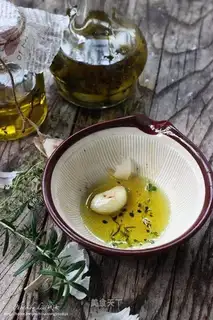 Olive oil with garlic