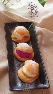 Lemon flamingo ice cream