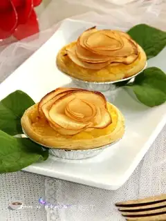 Mini apple pie
