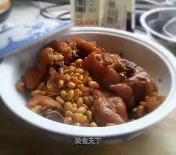 Soybean pig hoof
