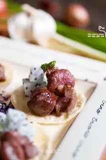 Pyramid beef tower