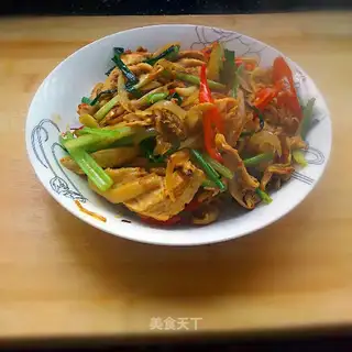 Onion hand tore chicken