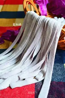 Vegetable hand noodles