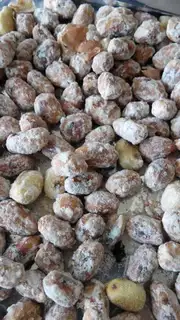 Hanging frost peanuts
