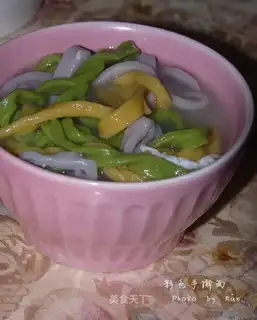 Colored hand noodles