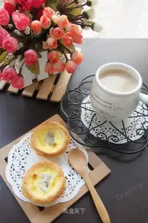 Banana eggs and tea with milk