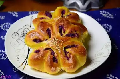 Yogurt potato coconut bread