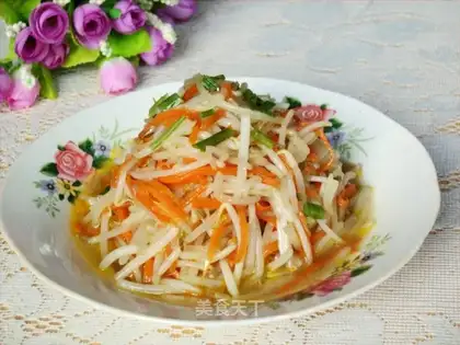 Green bean sprouts with carrots