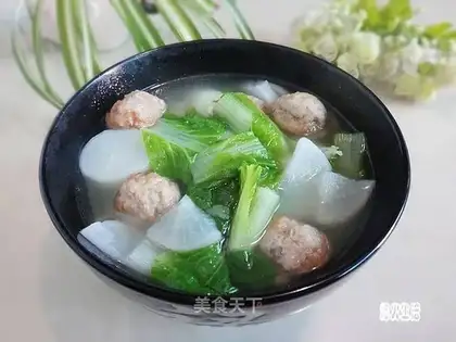 Meatball radish soup