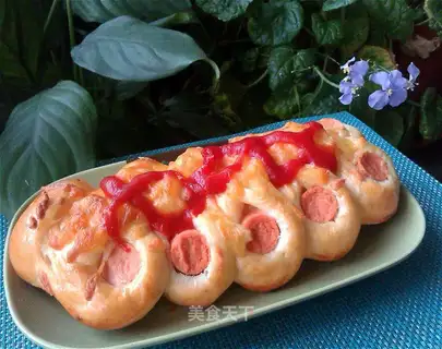 Ketchup, cheese and bread