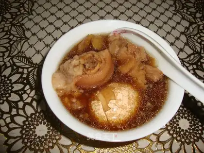 Porky-legged ginger egg soup