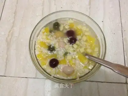 Juicy wine makes a little circle