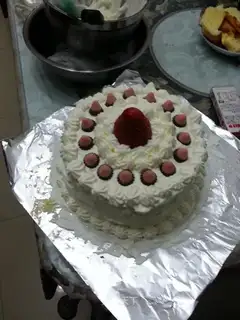 Strawberry cream cake