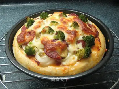 Salami intestinal pizza