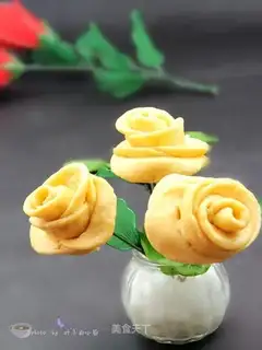 Rose buns