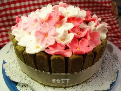 Three or eight flowers cakes