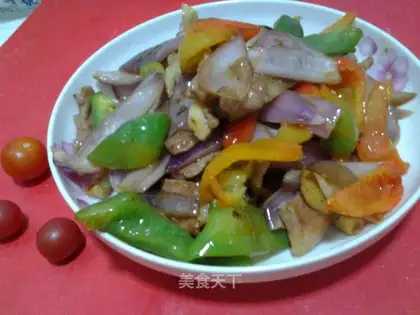 Cream pepper onions for pork