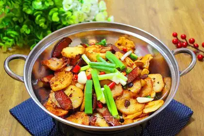 Pot potato chips