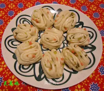 Little rolls of onion oil