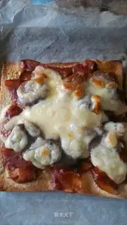 Toast hand pizza
