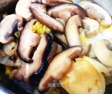 Chicken mushrooms and cabbage