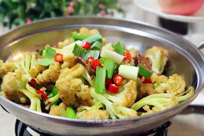 A pot of casserole