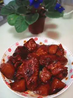 Beer chickens burn potatoes with wings