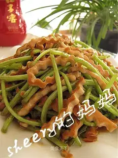 stir-fried dried wormwood