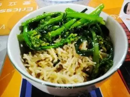 stir-fried rice noodles