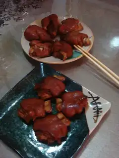 Spicy pork knuckles