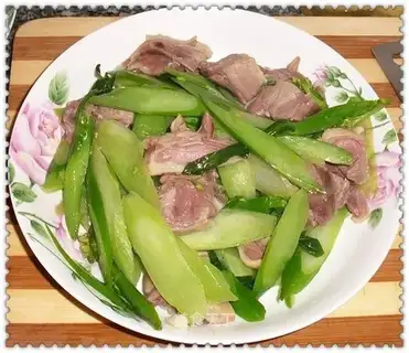 Flying water cabbage cured duck legs