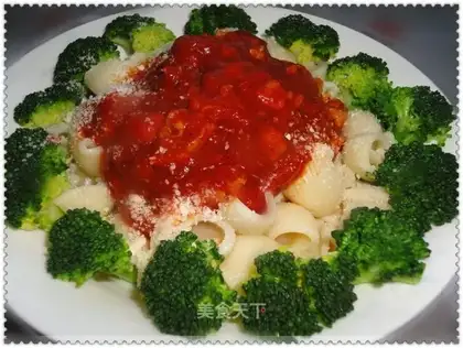 Spaghetti with tomato meat sauce