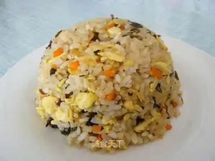 Fried rice with dried plums and vegetables
