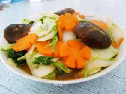 stir-fried carrots with cabbage