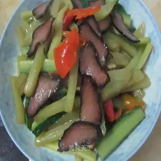 stir-fried soy sauce and pork with double vegetables