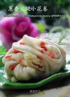 Scallion flavored ham roll