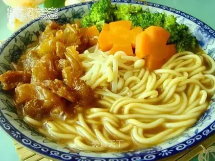 Braised beef tendon noodles
