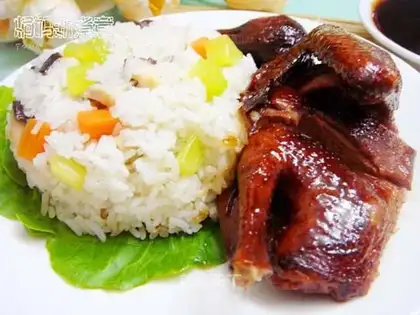 Three cups of squab rice with colorful vegetables