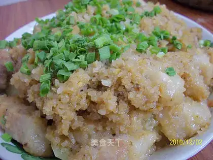 Steamed pork with potato flour